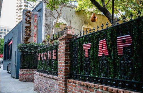 Contemporary Midtown Retreat Walk Score 93 - Foto 44