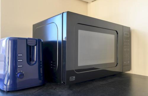 Lower Wortley 3 - Couples Haven with a Shared Kitchen - Pass the Keys - Photo 6