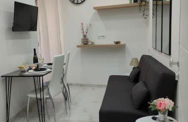 Lovely independent mini apartment central Cagliari - Foto 1