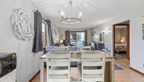 Spacious Modern Condo - 1st Floor - One Block to the Beach - Foto 4