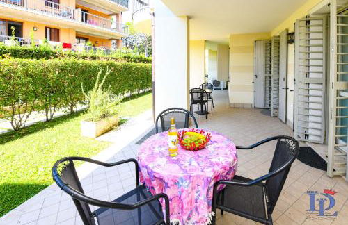 Bea's House, Restyling 2026 Sirmione with Private Garden and shared Pool DesenzanoLoft Official Partner Homes & Villas by Marriott Bonvoy - Foto 35