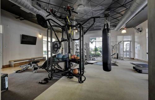 Spacious Studio Close to Riverwalk Free Parking - Foto 29