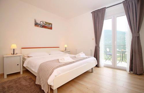 Villa Pasika with private 31m2 pool, summer kitchen with BBQ, 4 bedrooms - Photo 17