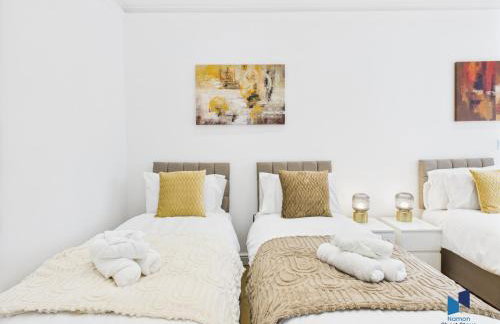 Modern 4BR House, Spacious, Garden, Free Parking - Foto 27