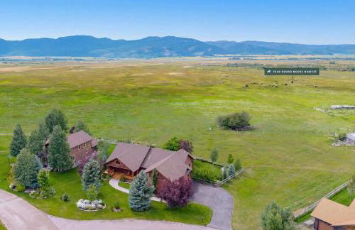 Upscale Hot Tub Wildlife Views - Photo 6