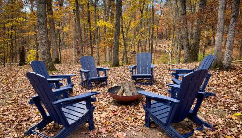 Chalet w Hot Tub Fireplace Grill FirePit & Wifi - Photo 4