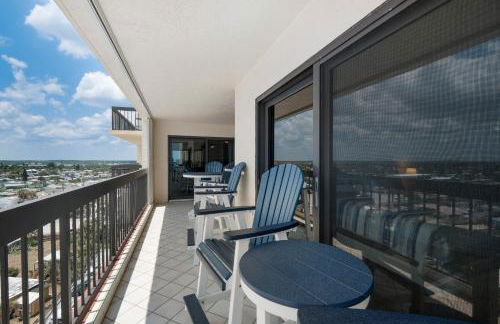 Sunrise beach views with top complex amenities and pool access! - Foto 38