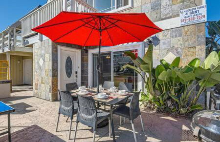 Awesome 3BR 2BTH 1 Block To Beach C2 - Photo 5