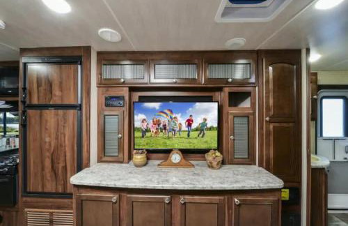 Heartland North Trail 31' RV - Photo 13