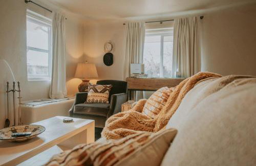 Grandma's Old Town Adobe House! Private Hot Tub-Close to Old Town-Pet Friendly-No Pet Fee! - Foto 14