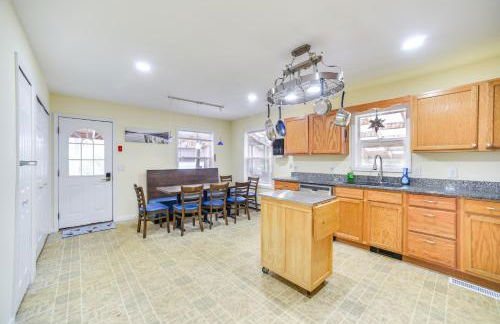 Cozy Lake Luzerne Home - 1 Mi to Wayside Beach! - Foto 8