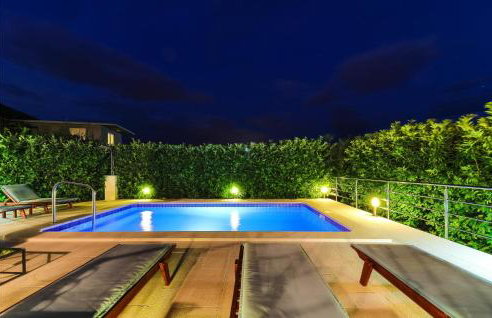 Relaxing Holiday Home With Pool, Fitness Area, and Entertainment Facilities - Photo 31