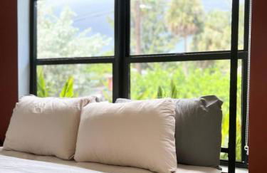 Lux Retreat with Pool Near Beach - Foto 37