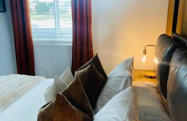 Luxurious Hidden Gem - Downtown Access - Balcony - Foto 11