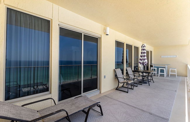 Wondrous Oceanfront Condo with Free Poolside WiFi - Unit 1105 by RedAwning - Foto 29