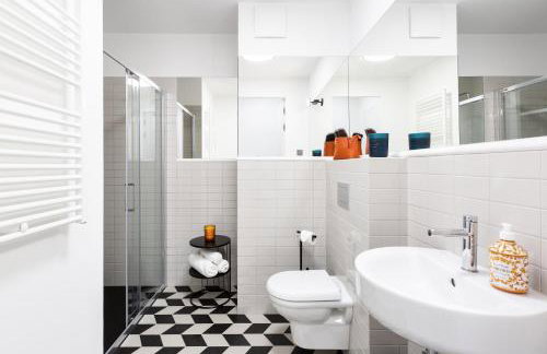 H11 Aparthotel - Photo 28