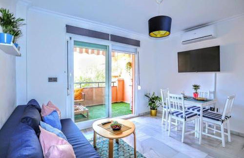 Blue Marine Home - Parking, Pool, AC, WiFi - Photo 28