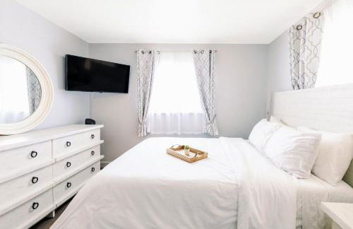 Coastal Farmhouse with mini Golf, Private Beach &Spa - Photo 19