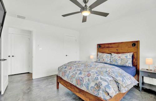 Luxury Lakeview Home w/ Pool & Beach Access! - Not Active - Foto 18