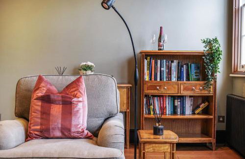 Beautiful and spacious 2 bed, 2 bath apartment bordering Fulham and Chelsea - entire apartment with private entrance - Foto 41