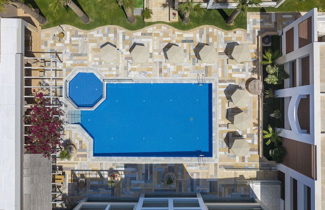 Mythos Suites Hotel - Photo 42