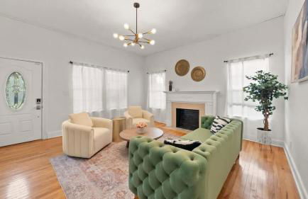 Modern Moroccan Villa w/ Firepit, BBQ + Game Room! - Foto 23