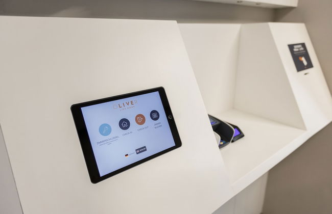 Oliver Apartments - Photo 3