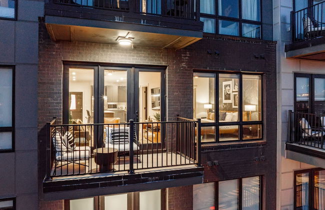 Prime Walkable Midtown Location Pool Gym Outlaw s Den by Avantstay - Foto 35