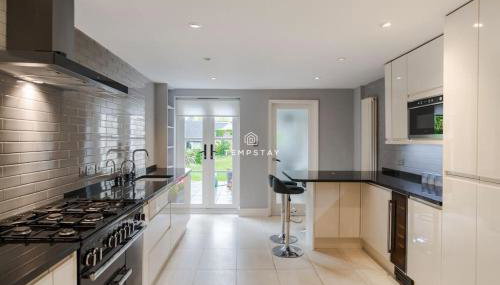 Cosy Family Home Near Thorpe Park & Legoland - Foto 4