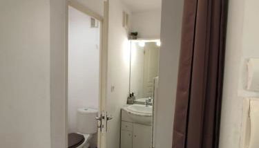 Essential Near stadium Air conditioning et Private parking - Foto 5