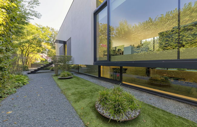 The Glass Manor - Photo 42