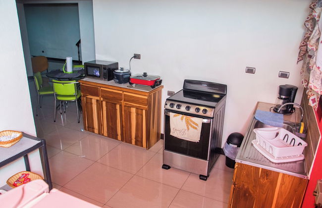 Aloj Entero 1km Juan Santamaría Airport - Foto 21