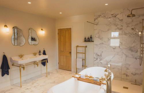 Luxury House Sleeps 14 With Secret Bar Near Bath - Photo 33
