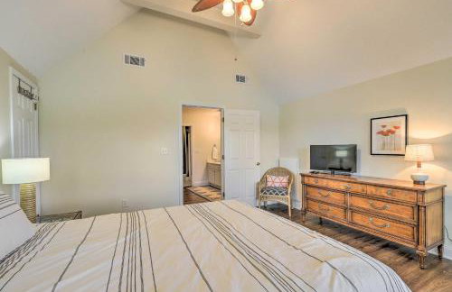 Lakefront Retreat with Deep Water and Great Views! - Foto 13