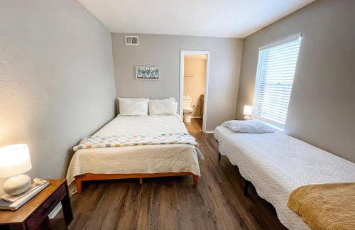 Spacious 3BR Retreat with Pool and Prime Location - Foto 6