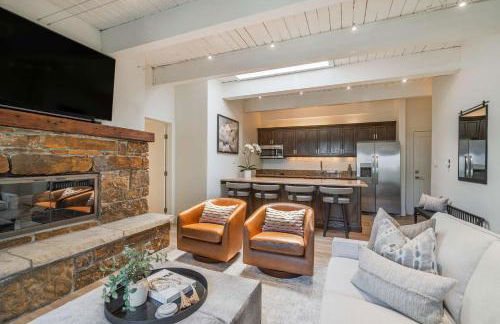 1 Block to Gondola Updated Top-Floor 2BR 2BA - Foto 4