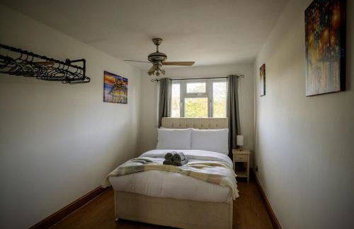 Stylish 3-Bed Home with Garden, Pet Friendly - Foto 26