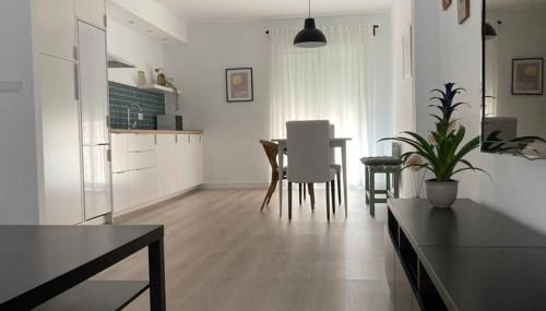 Piso nuevo, céntrico y tranquilo - Foto 3