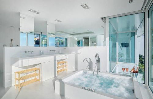 Villa in Sitges with Pool, Jacuzzi, BBQ, View, AC, 12Pax - Foto 12