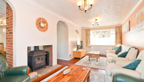 Dassia-Rural Bungalow, Dog Friendly with Hot Tub Near Gurnard - Foto 3