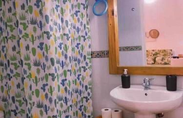 Dos Casas juntas y Patio común a 25 metros de la Playa - Photo 21