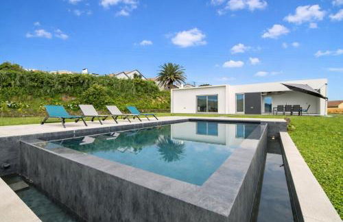 Seaview Villa with Heated Private Pool - Photo 3