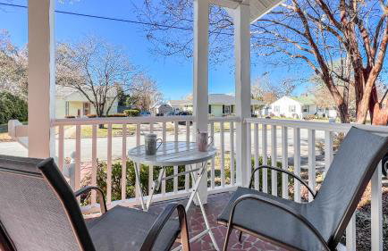 Homey Lodge - Cozy home / Walk to Revolution Mill / Near Downtown / Perfect for groups and family / Free parking - Foto 44