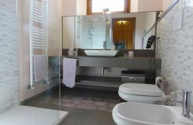 Stunning Private Villa for 4 Guests With Wifi, Private Pool, TV, Veranda, Pets Allowed and Parking - Photo 7