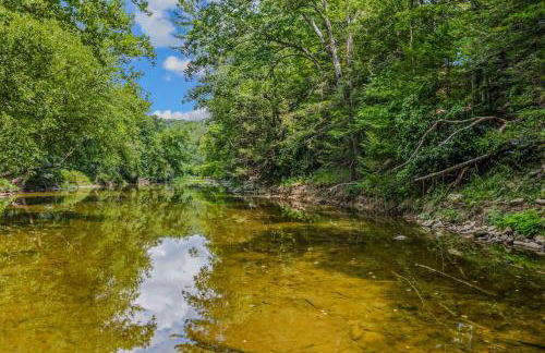 Mariposa Moon Cottage at Sleepy Creek - Wifi, Deck, Fire Pit, Creekside, View - Photo 84