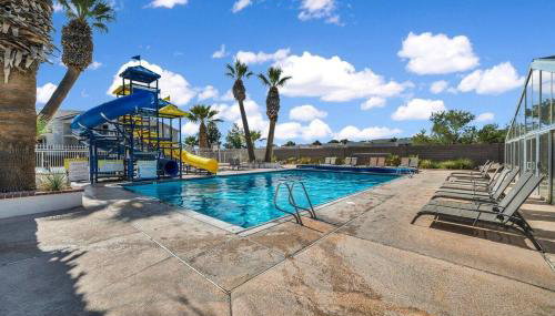 Modern Resort Condo - Pools, Courts & Scenic Views - Foto 2