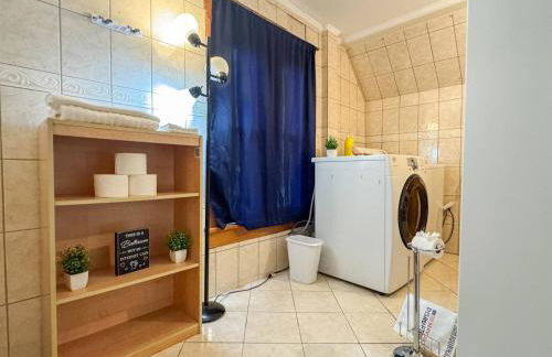 Manchester -Queen beds - Mins to MHT - W/D in Unit - Foto 21