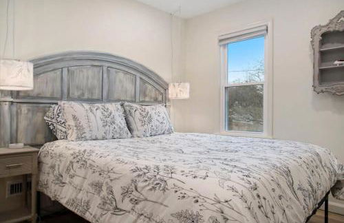 Adorable 2BR Hot Tub Close to Attractions - Foto 27