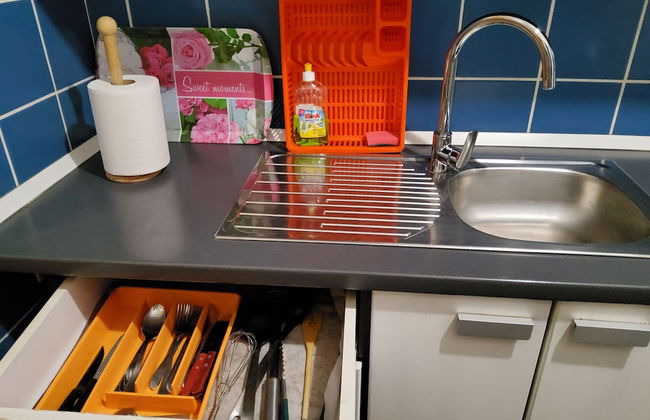 Charming Apartment 3 Sleeps 4 Guests - Photo 12