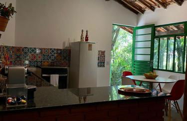 Casa charmosa em condomínio arborizado - Foto 14